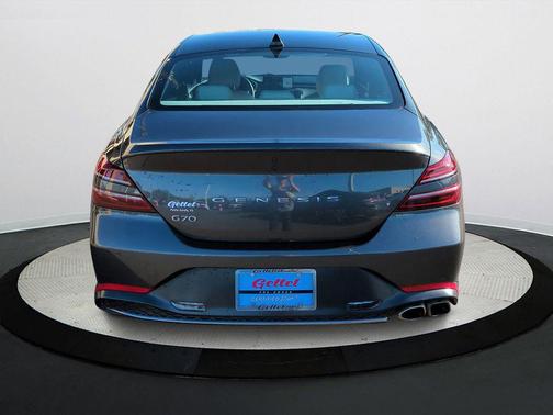 2023 Genesis G70 2.0T RWD