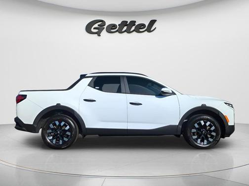 2025 Hyundai SANTA CRUZ SEL Activity