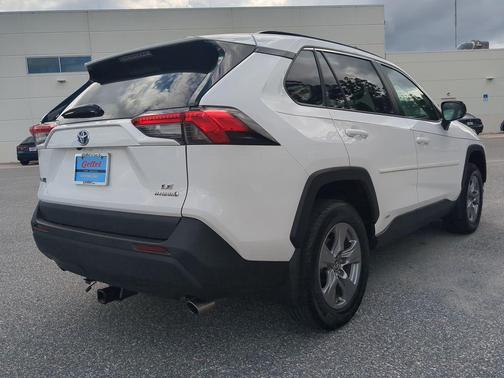 2024 Toyota RAV4 Hybrid LE