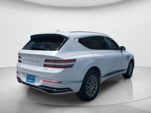 Uyuni White 2025 Genesis GV80 2.5T