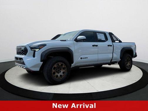 2025 Toyota Tacoma Hybrid Trailhunter