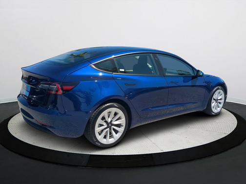 2022 Tesla Model 3 Standard Range