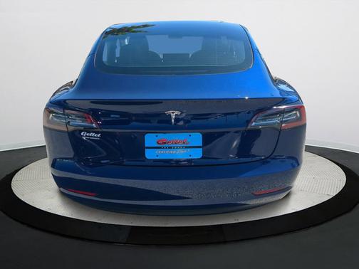 2022 Tesla Model 3 Standard Range