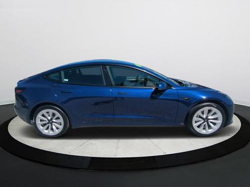 2022 Tesla Model 3 Standard Range