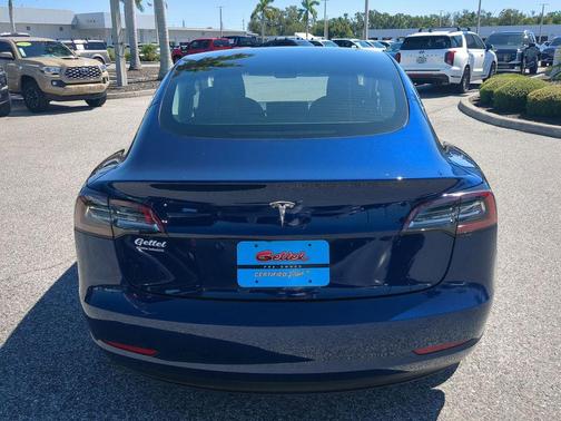 2022 Tesla Model 3 Standard Range