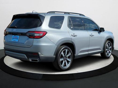 2024 Honda Pilot Touring 8-Passenger