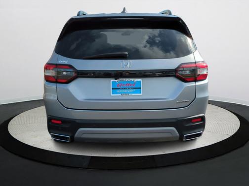 2024 Honda Pilot Touring 8-Passenger