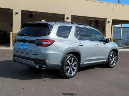 2024 Honda Pilot Touring 8-Passenger