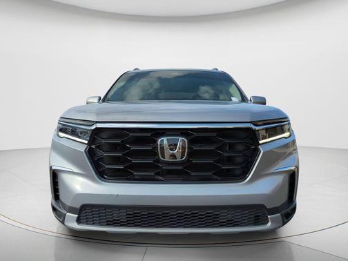 Lunar Silver Metallic 2024 Honda Pilot Touring 8-Passenger