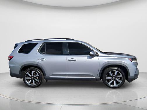 Lunar Silver Metallic 2024 Honda Pilot Touring 8-Passenger