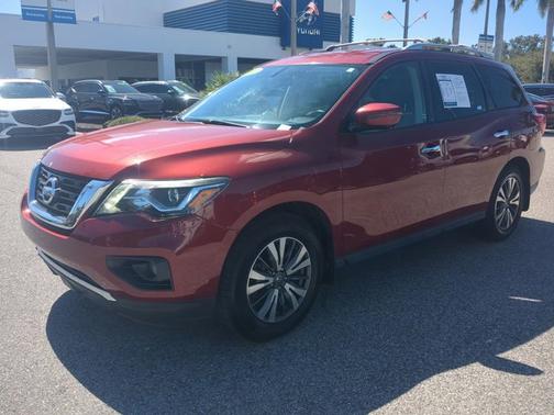 2017 Nissan Pathfinder SL