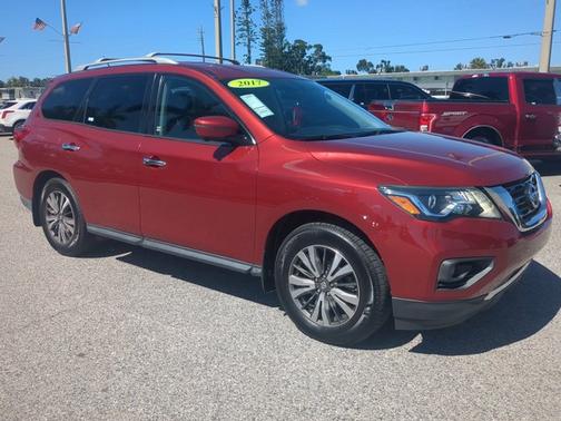 2017 Nissan Pathfinder SL