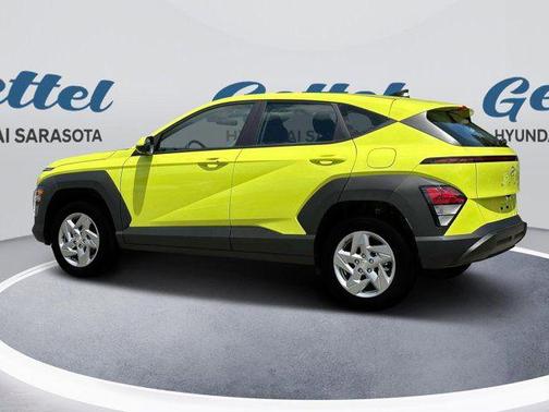 2025 Hyundai KONA SE