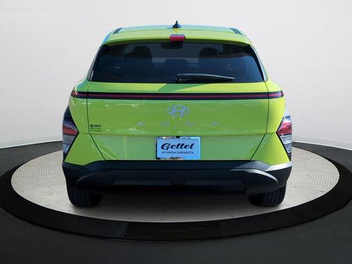 2025 Hyundai KONA SE
