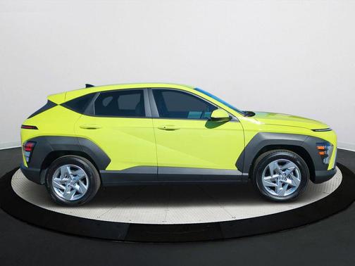 2025 Hyundai KONA SE