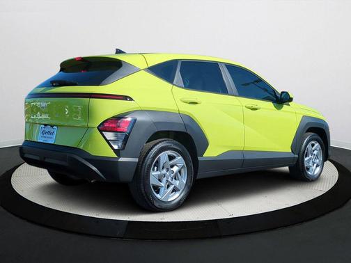 2025 Hyundai KONA SE