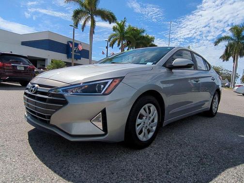 2020 Hyundai ELANTRA SE