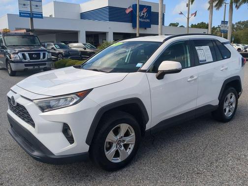 2020 Toyota RAV4 XLE