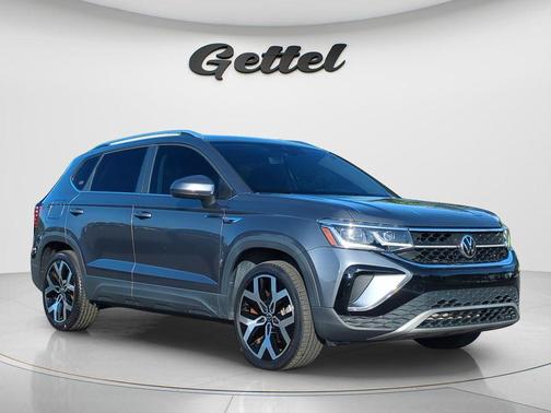 Platinum Gray Metallic 2022 Volkswagen Taos 1.5T SEL