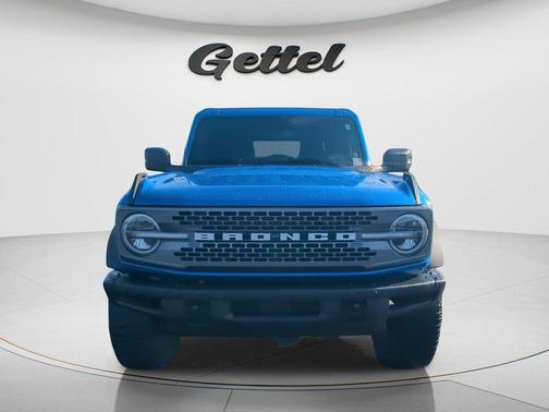 VELOCITY BLUE METALLIC 2023 Ford Bronco Badlands