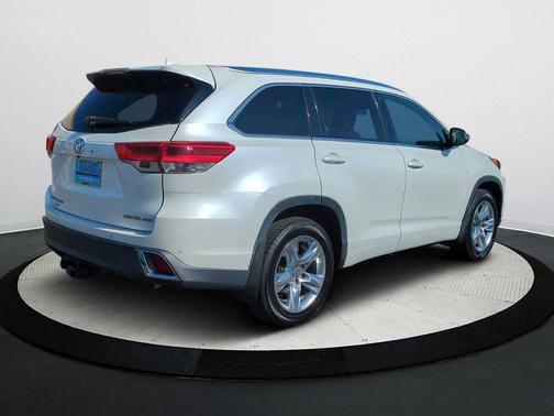 2017 Toyota Highlander Limited
