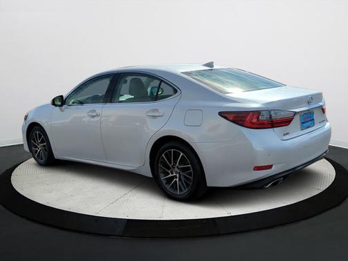 2017 Lexus ES 350 Base