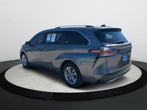 2021 Toyota Sienna Platinum 7 Passenger