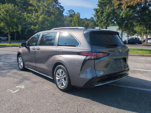 2021 Toyota Sienna Platinum 7 Passenger