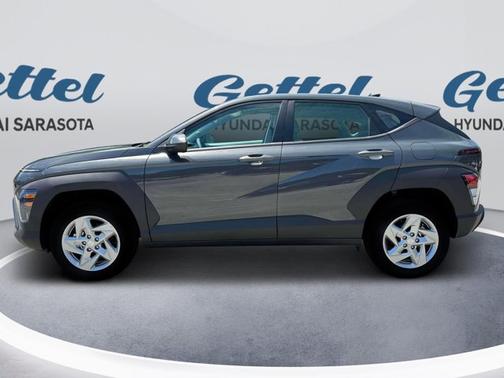 2025 Hyundai KONA SE