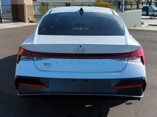 2025 Hyundai ELANTRA SEL