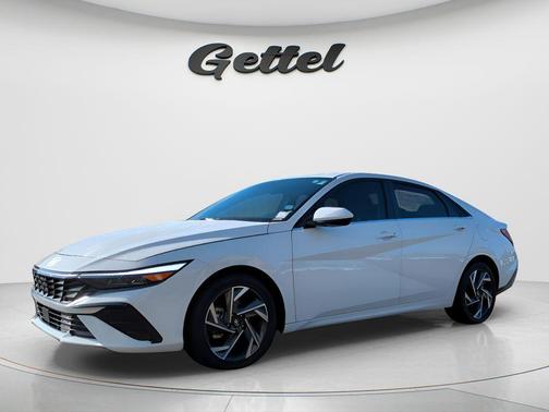 2025 Hyundai ELANTRA SEL