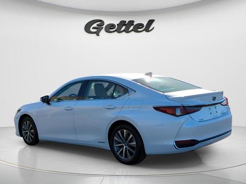 2020 Lexus ES 300h Base