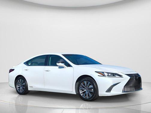 2020 Lexus ES 300h Base