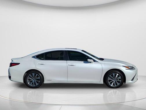 2020 Lexus ES 300h Base