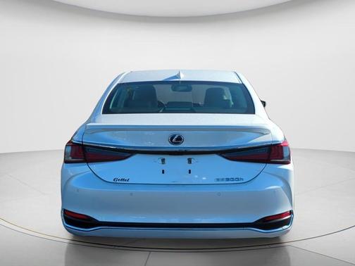 2020 Lexus ES 300h Base