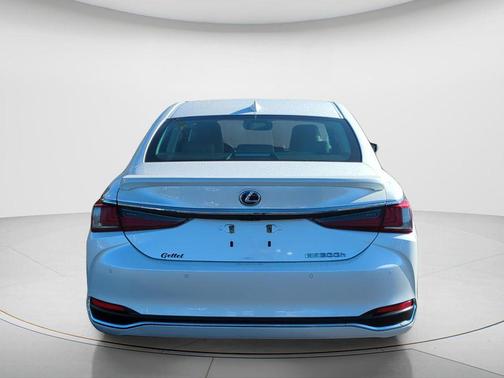 2020 Lexus ES 300h Base