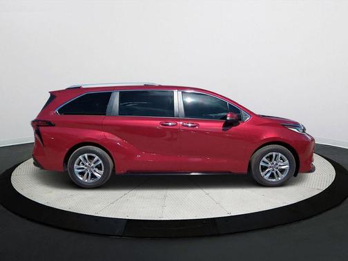 2023 Toyota Sienna Limited
