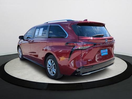 2023 Toyota Sienna Limited
