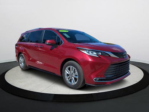 2023 Toyota Sienna Limited