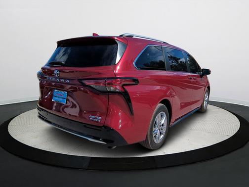 2023 Toyota Sienna Limited