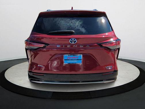 2023 Toyota Sienna Limited
