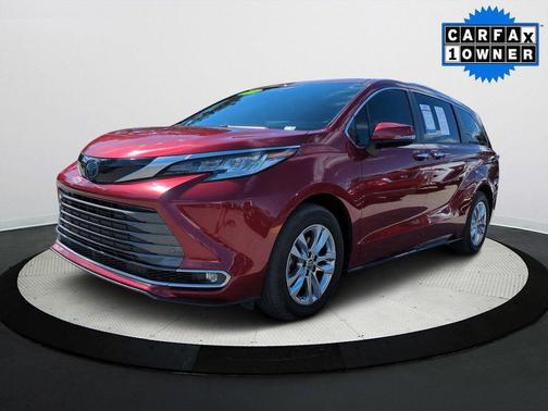 2023 Toyota Sienna Limited