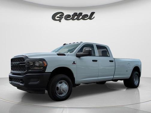 Bright White Clearcoat 2024 RAM 3500 Tradesman Crew Cab 4x4 8' Box