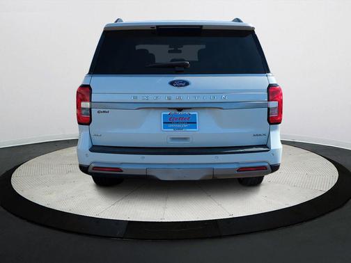 2022 Ford Expedition Max XLT