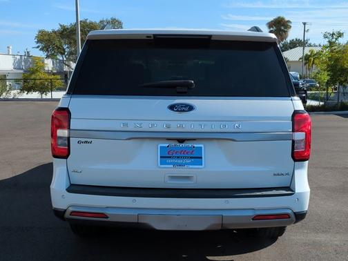 2022 Ford Expedition Max XLT
