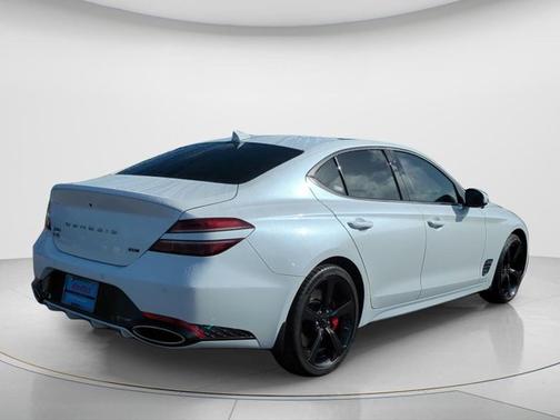 Uyuni White 2026 Genesis G70 3.3T RWD Sport Prestige