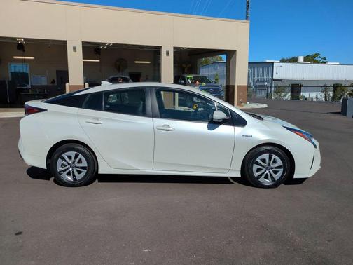 2016 Toyota Prius Four