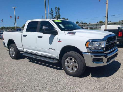 2024 RAM 2500 Big Horn Crew Cab 4x4 6'4' Box