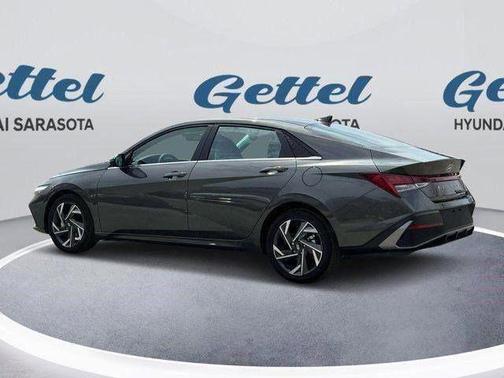2025 Hyundai ELANTRA Limited