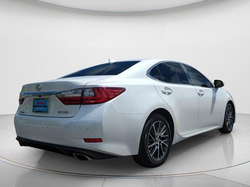 Eminent White Pearl 2018 Lexus ES 350 Base